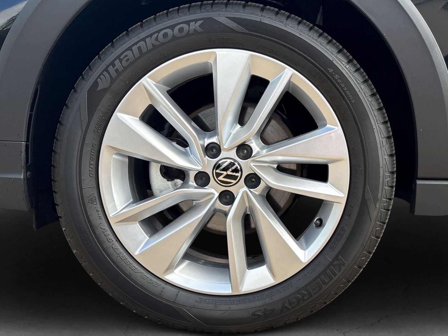 Fahrzeug 10 Fahrzeugabbildung Volkswagen Taigo 1.5 TSI Rear View AHK Goal