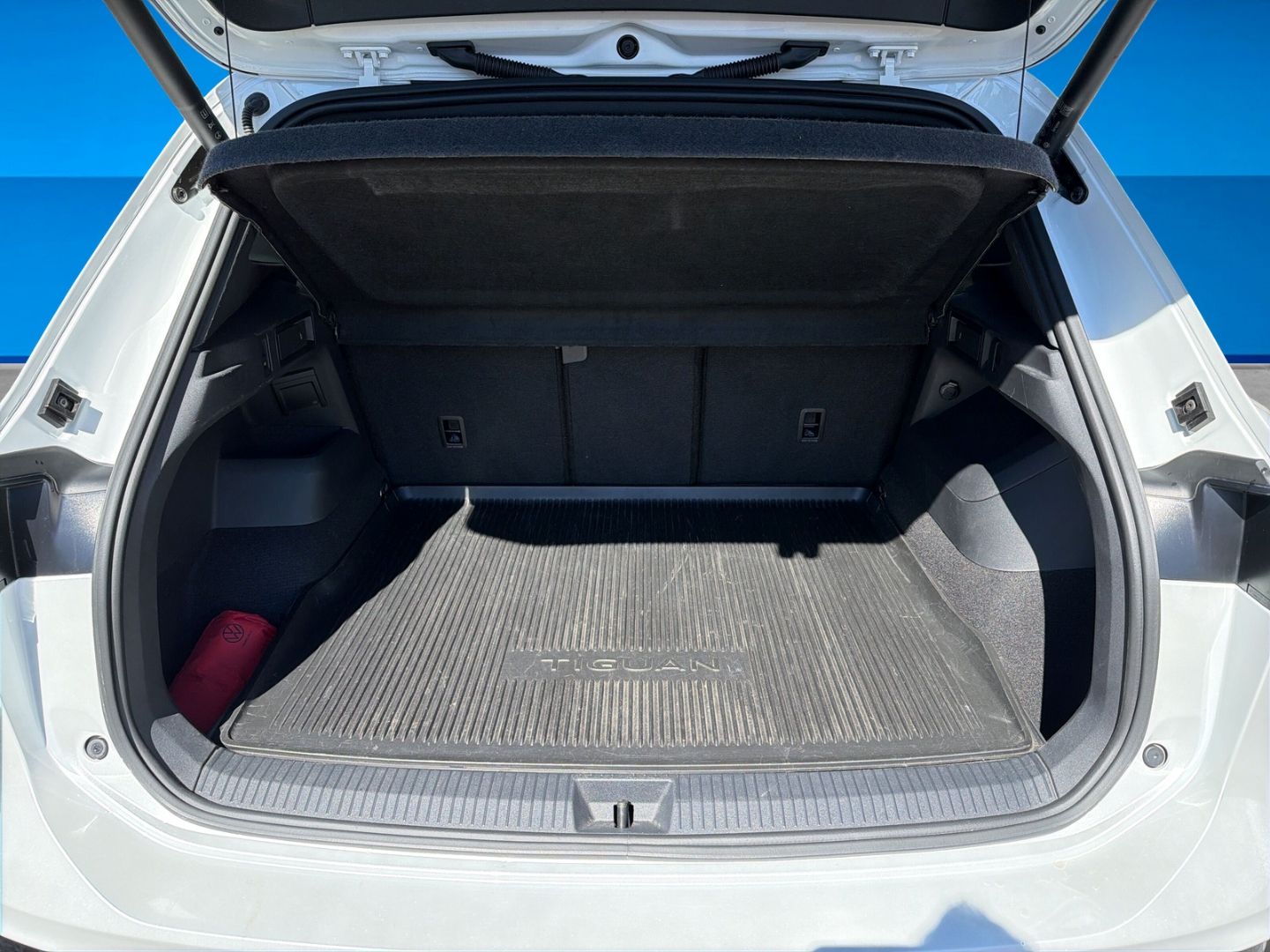 Fahrzeug 11 Fahrzeugabbildung Volkswagen Tiguan 142 kW 2.0 TDI R-Line 4Motion