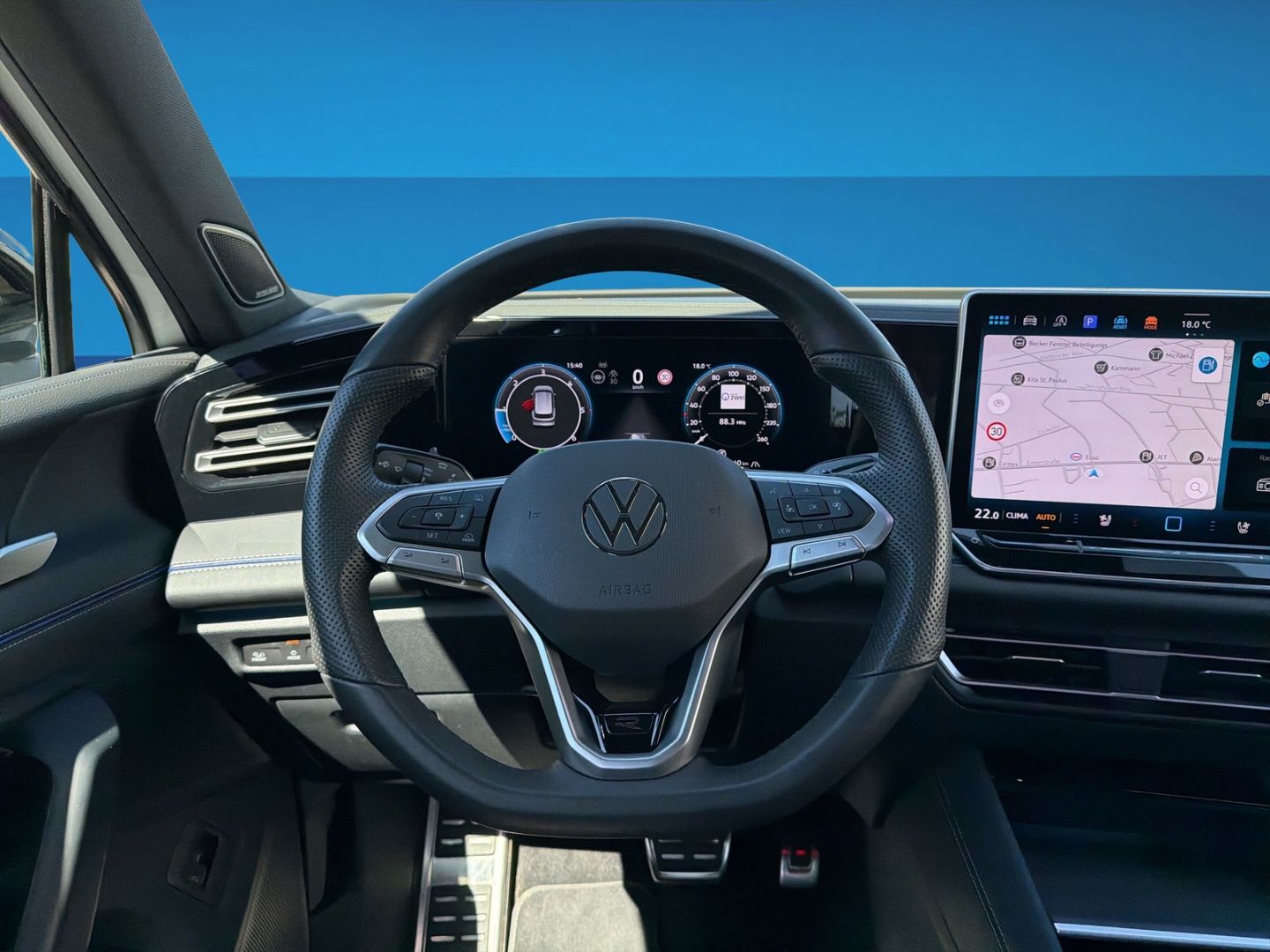 Fahrzeug 13 Fahrzeugabbildung Volkswagen Tiguan 142 kW 2.0 TDI R-Line 4Motion