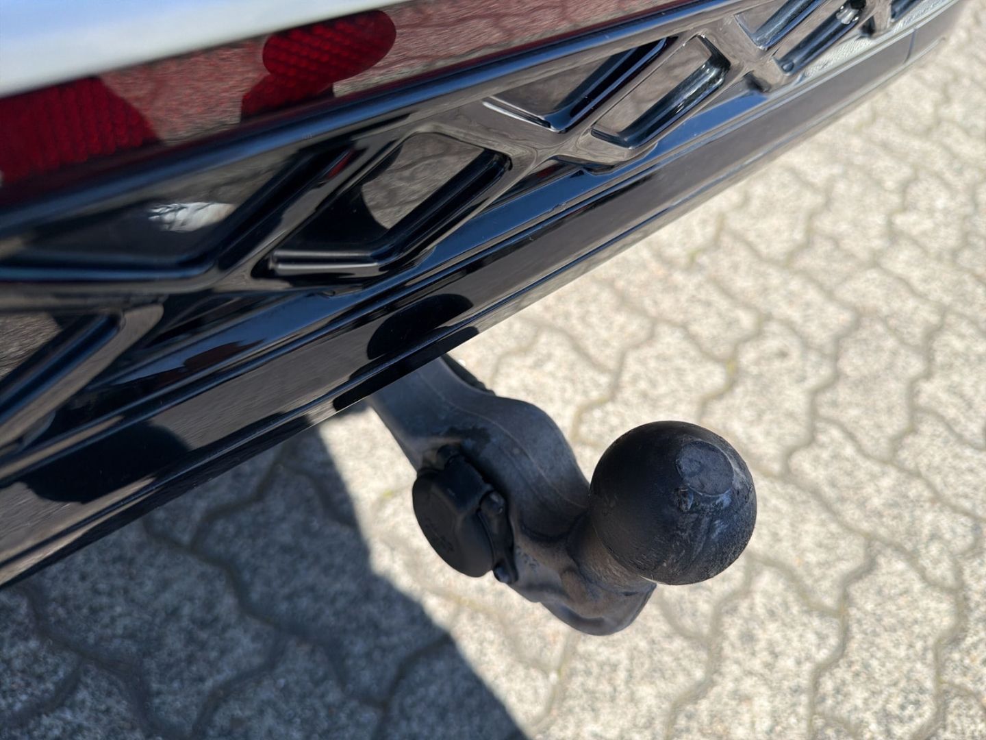 Fahrzeug 16 Fahrzeugabbildung Volkswagen Tiguan 142 kW 2.0 TDI R-Line 4Motion