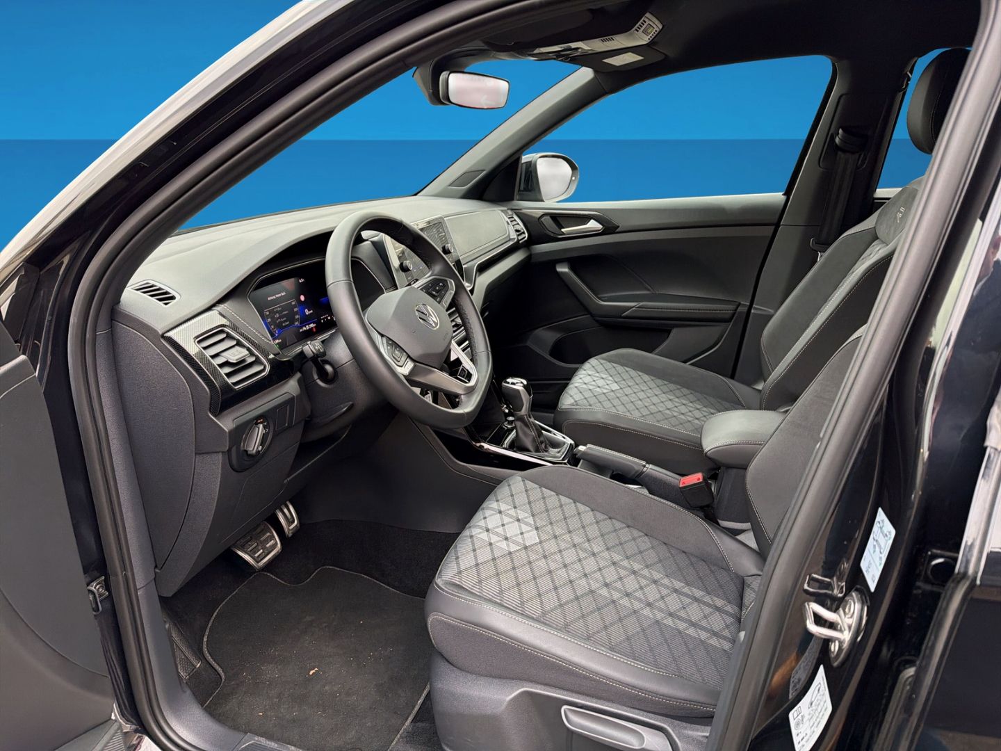 Fahrzeugabbildung Volkswagen T-Cross 1.5 TSI R-Line Rear View AHK Clima Navi