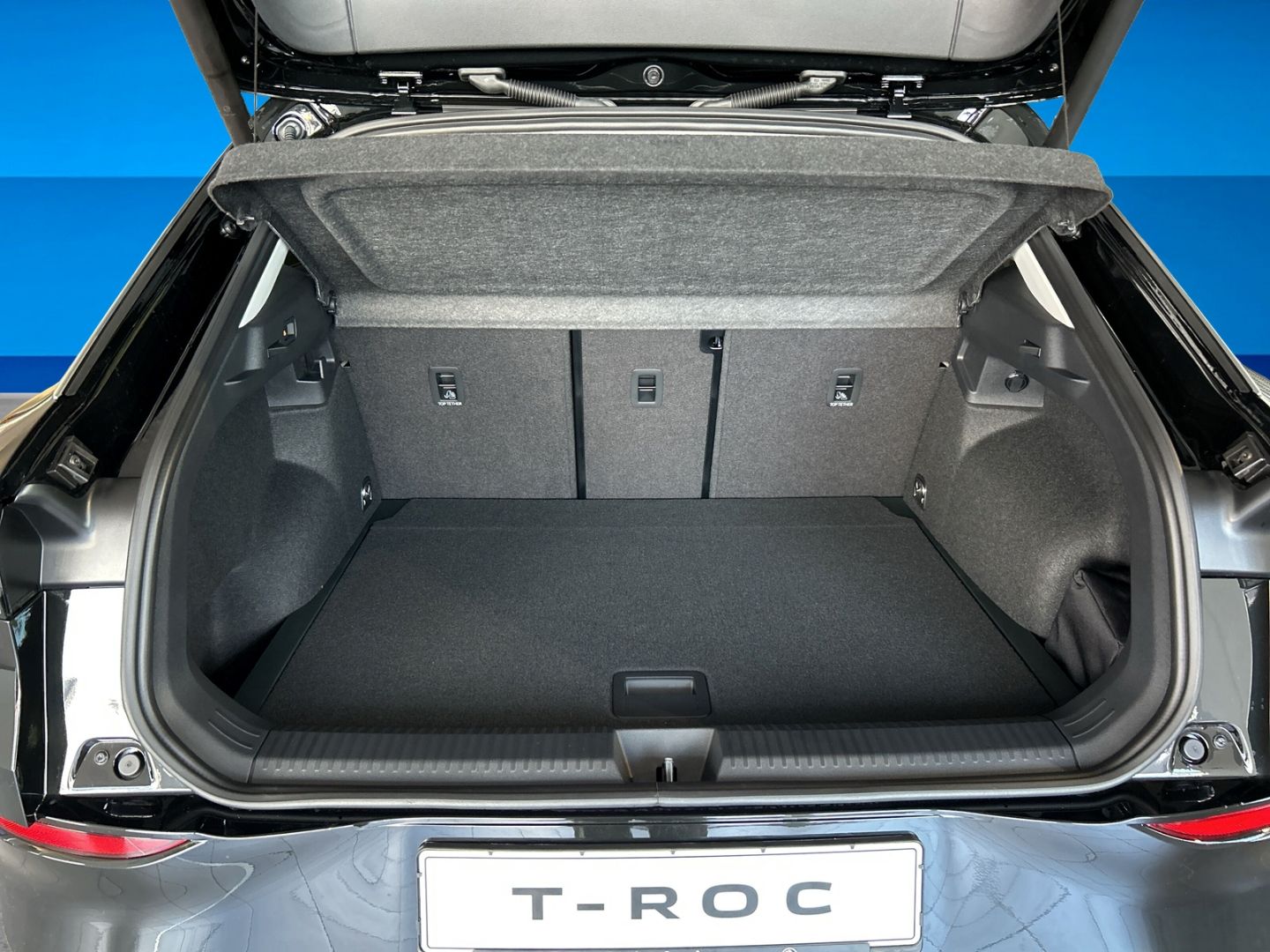 Fahrzeugabbildung Volkswagen T-Roc Style 1.5l eTSI IQ.DRIVE IQ.LIGHT EASY OPE