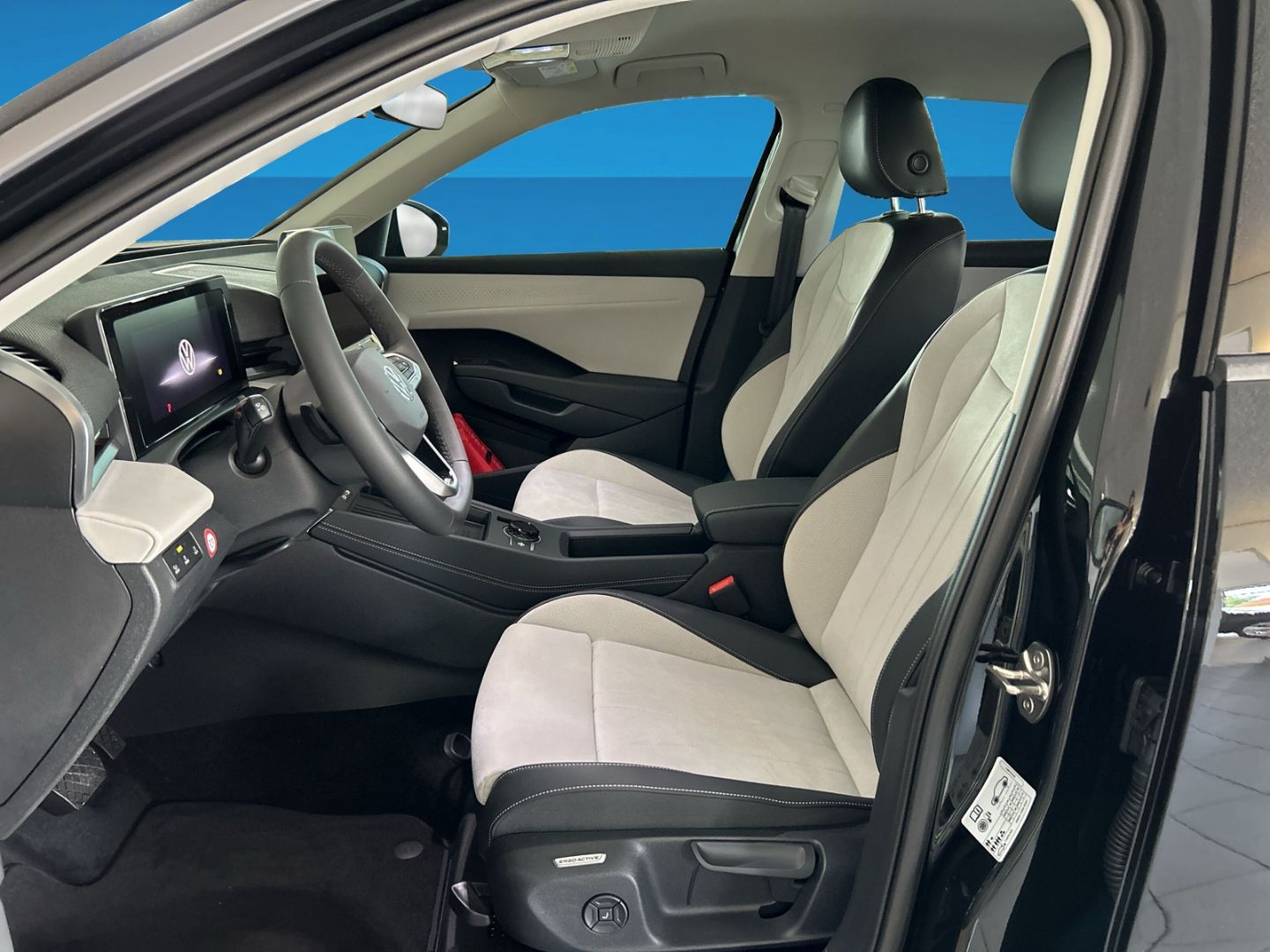 Fahrzeugabbildung Volkswagen T-Roc Style 1.5l eTSI IQ.DRIVE IQ.LIGHT EASY OPE