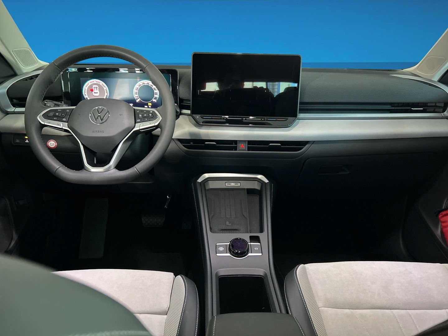 Fahrzeugabbildung Volkswagen T-Roc Style 1.5l eTSI IQ.DRIVE IQ.LIGHT EASY OPE