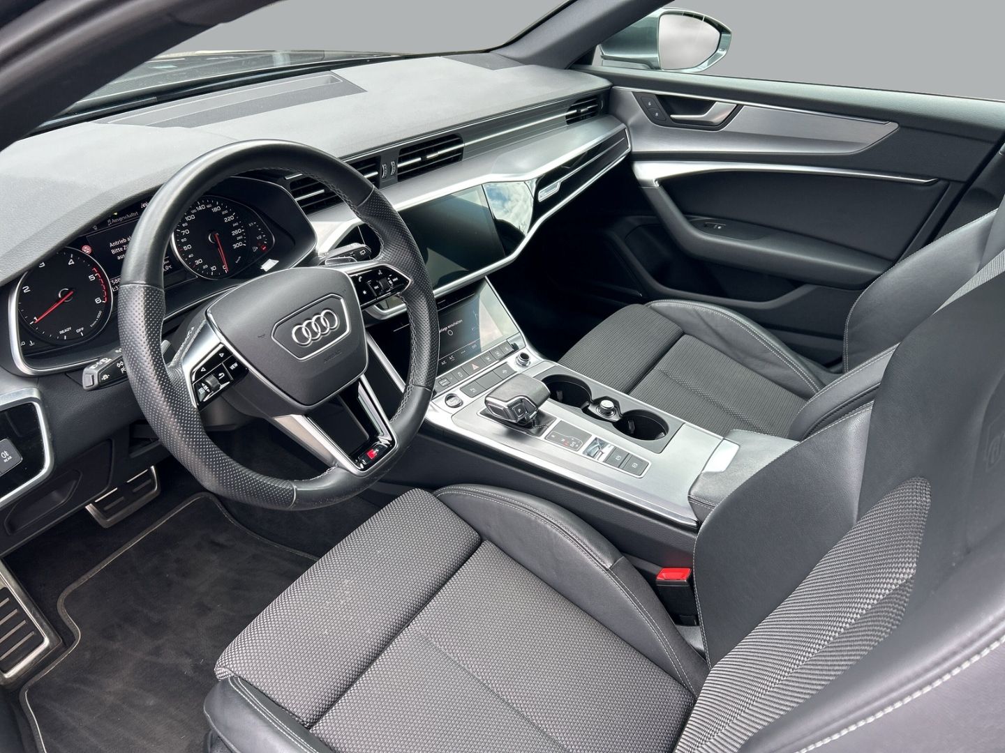 Fahrzeugabbildung Audi A6 Avant 35 2.0 TDI sport B&O PANO S-LINE Sportp