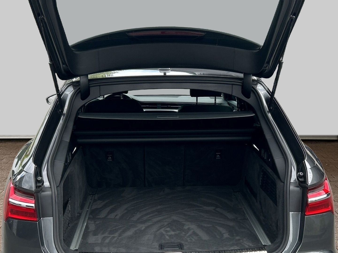 Fahrzeugabbildung Audi A6 Avant 35 2.0 TDI sport B&O PANO S-LINE Sportp