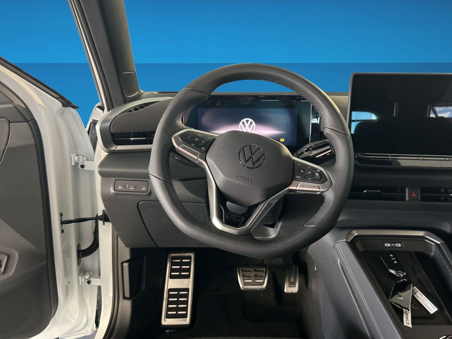 Fahrzeugabbildung Volkswagen T-Roc R-Line 1.5l eTSI EASY OPEN IQ.LIGHT AHK