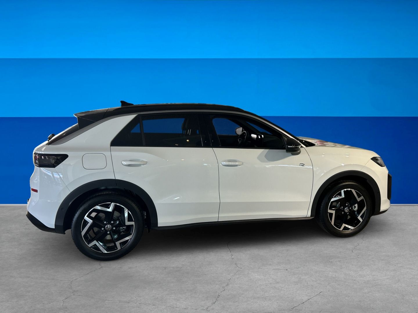 Fahrzeugabbildung Volkswagen T-Roc R-Line 1.5l eTSI EASY OPEN IQ.LIGHT AHK