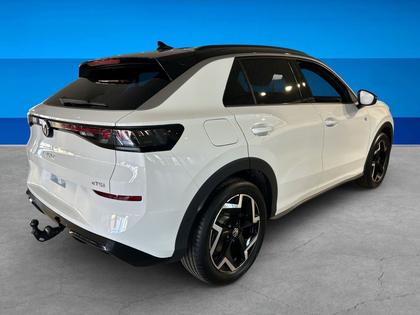 Fahrzeugabbildung Volkswagen T-Roc R-Line 1.5l eTSI EASY OPEN IQ.LIGHT AHK