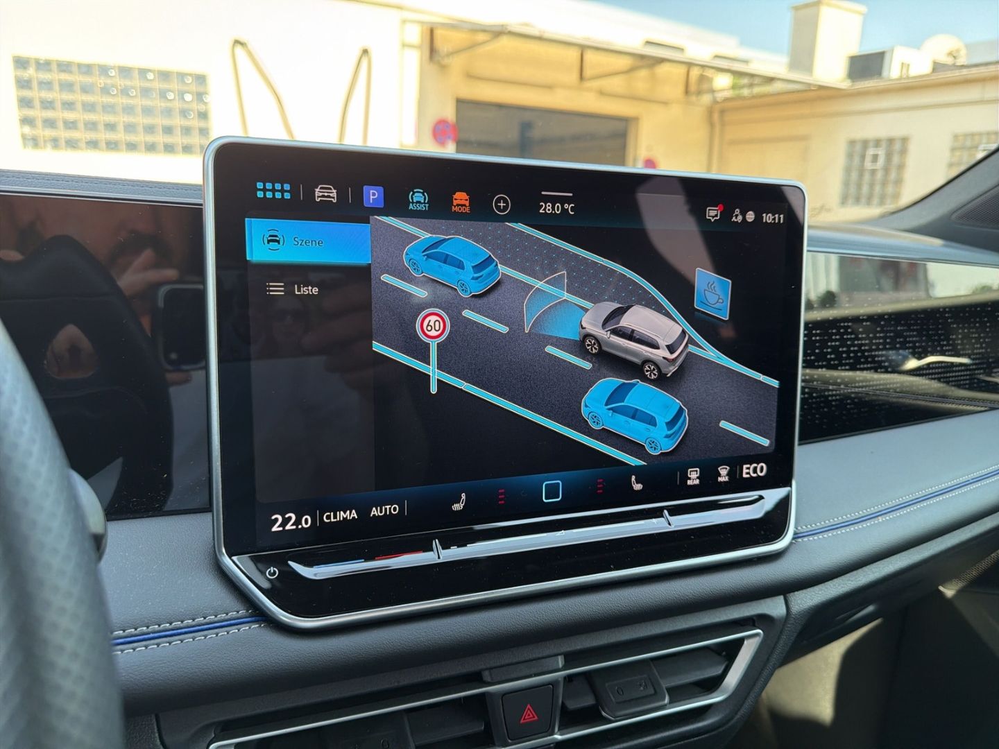 Fahrzeugabbildung Volkswagen Tiguan R-Line 1,5 l eHybrid HD MATRIX IQ.DRIVE B - mit KI generiert/bearbeitet