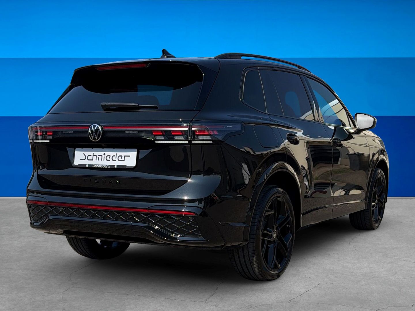 Fahrzeugabbildung Volkswagen Tiguan R-Line 1,5 l eHybrid HD MATRIX IQ.DRIVE B - mit KI generiert/bearbeitet