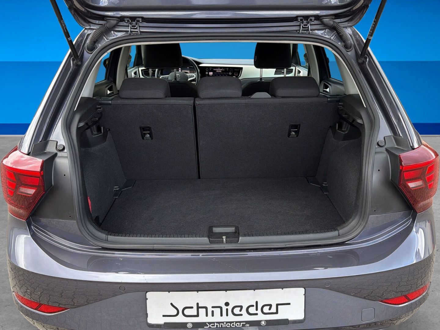 Fahrzeug 11 Fahrzeugabbildung Volkswagen Polo 1.0 Move Navi Clima LED DAB PDC Tempomat - mit KI generiert/bearbeitet