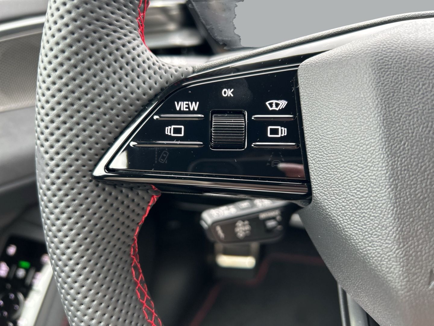 Fahrzeug 14 Fahrzeugabbildung Audi A5 AVANT E-HYBRID 220 kW+LED+AHK+TECHPRO+KAMERA