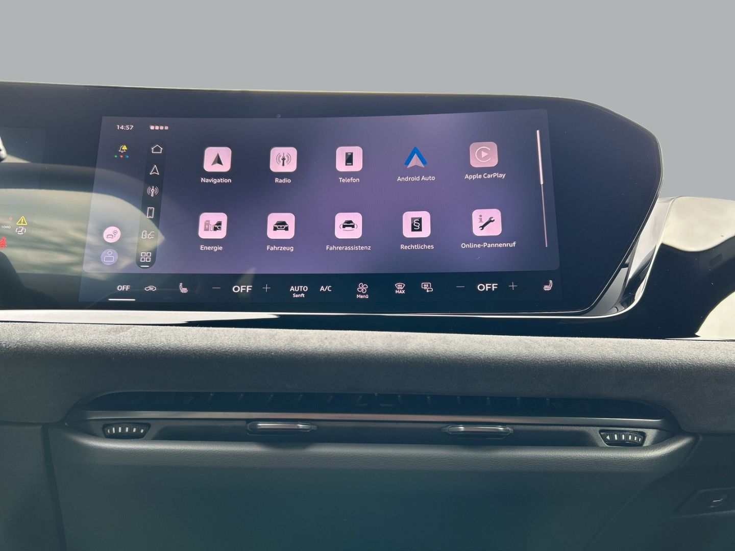 Fahrzeug 15 Fahrzeugabbildung Audi A5 AVANT E-HYBRID 220 kW+LED+AHK+TECHPRO+KAMERA