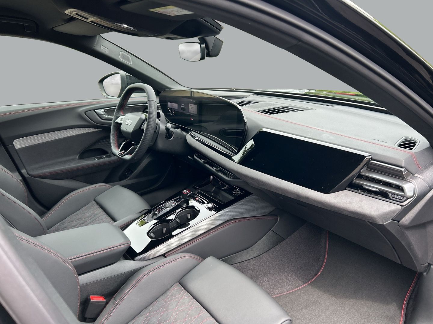 Fahrzeug 17 Fahrzeugabbildung Audi A5 AVANT E-HYBRID 220 kW+LED+AHK+TECHPRO+KAMERA
