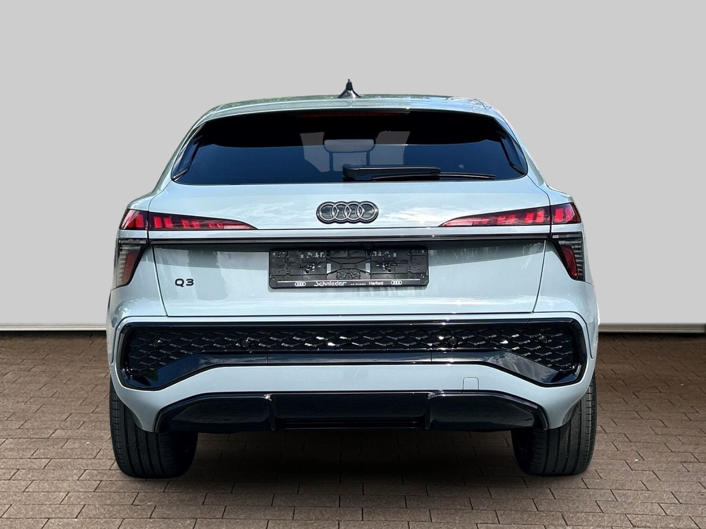 Fahrzeug 7 Fahrzeugabbildung Audi Q3 SPORTBACK TFSI 110 kW+LED+AHK+HUD+PDC+SPORTSI