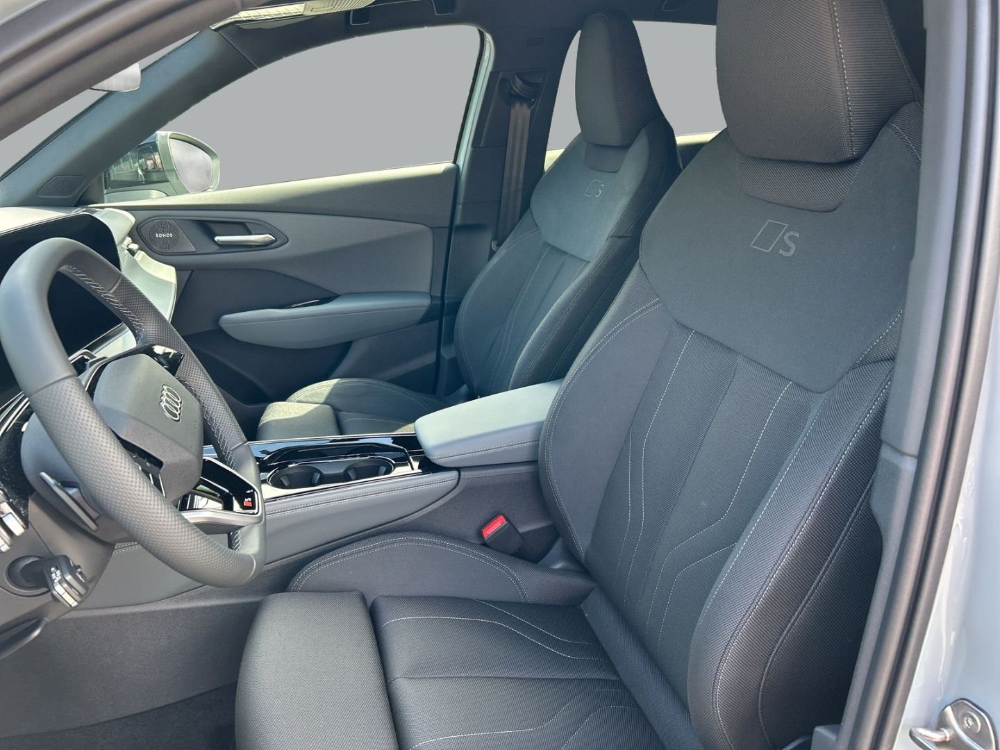 Fahrzeug 10 Fahrzeugabbildung Audi Q3 SPORTBACK TFSI 110 kW+LED+AHK+HUD+PDC+SPORTSI
