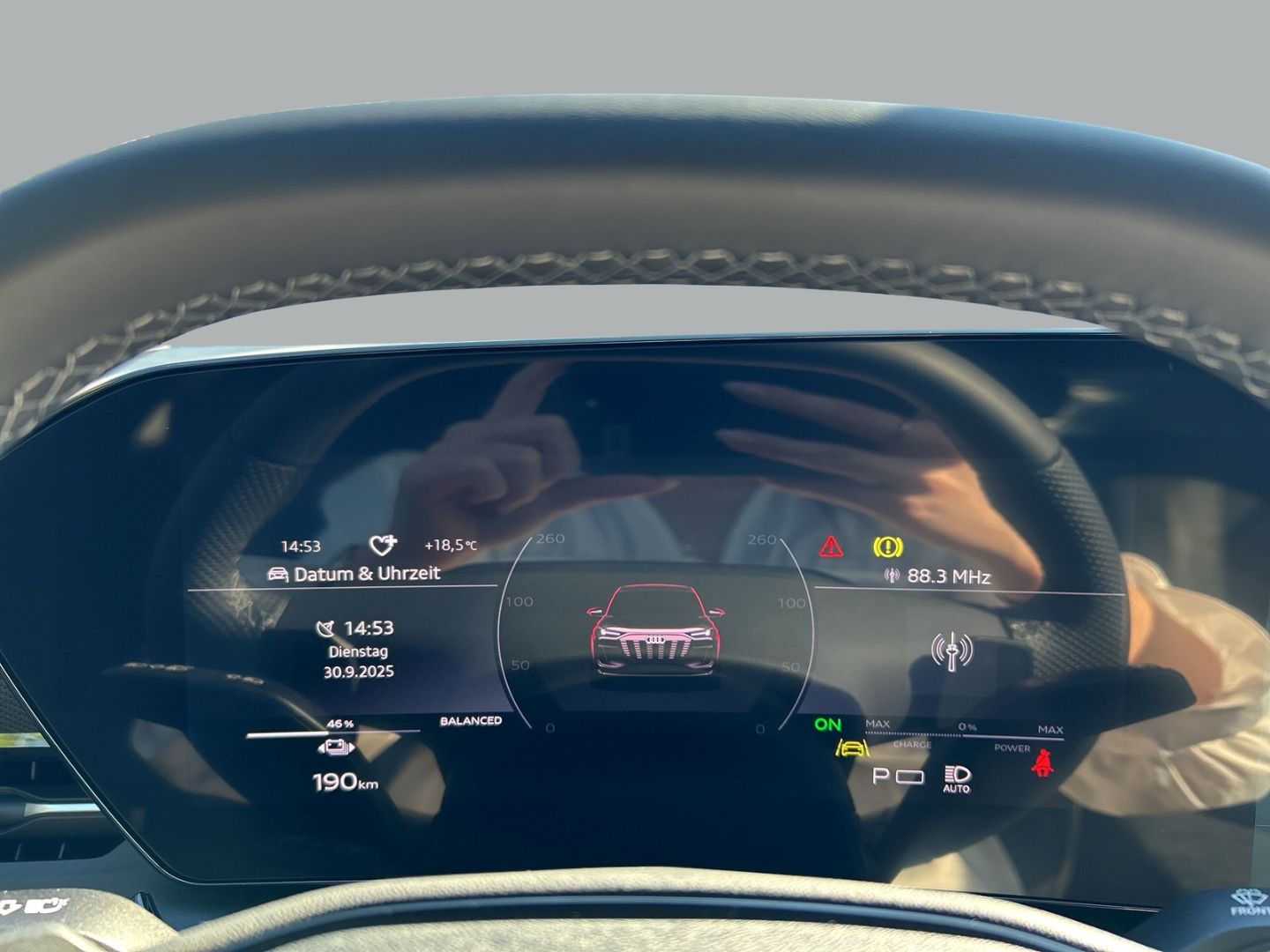 Fahrzeug 15 Fahrzeugabbildung Audi Q6 e-tron SUV PERFORMANCE+LED+PANO+HUD+TECHP+AHK