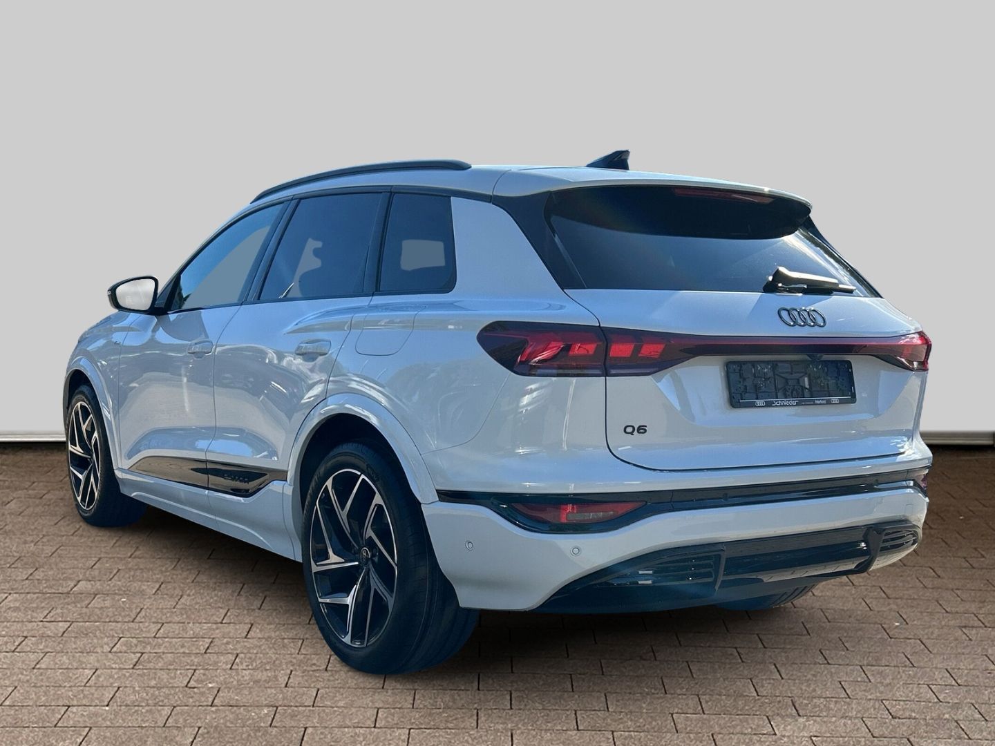 Fahrzeug 7 Fahrzeugabbildung Audi Q6 e-tron SUV PERFORMANCE+LED+PANO+HUD+TECHP+AHK