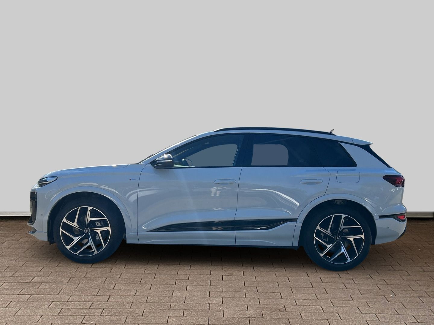 Fahrzeug 8 Fahrzeugabbildung Audi Q6 e-tron SUV PERFORMANCE+LED+PANO+HUD+TECHP+AHK
