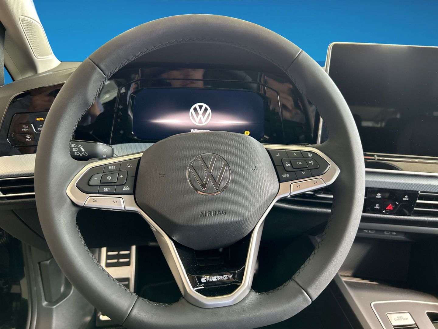 Fahrzeugabbildung Volkswagen Golf Variant ENERGY Life 2,0l TDI AHK AREA VIEW