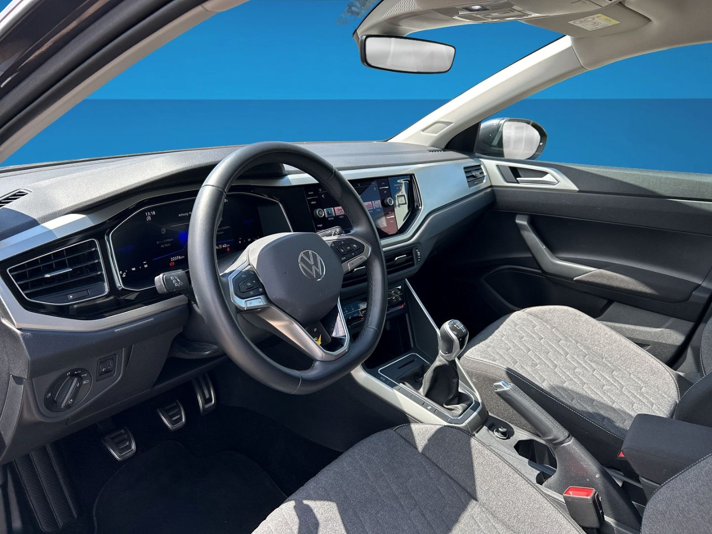 Fahrzeug 12 Fahrzeugabbildung Volkswagen Taigo 1.0 TSI Move Navi Digitales Cockpit LED Ap - mit KI generiert/bearbeitet
