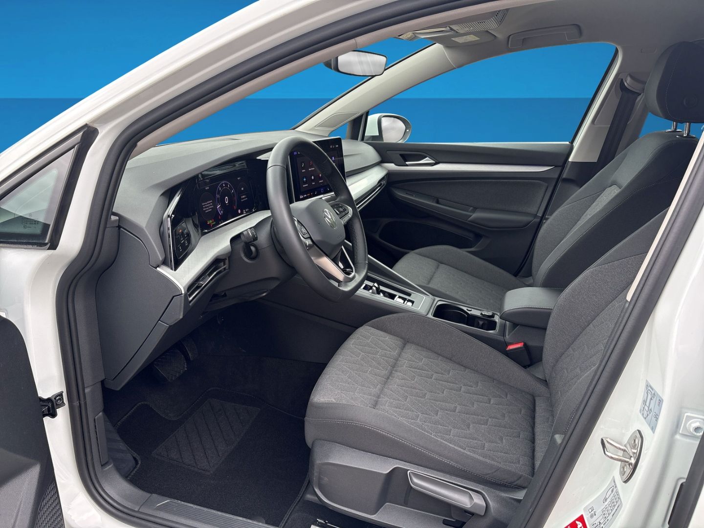 Fahrzeug 12 Fahrzeugabbildung Volkswagen Golf Variant 8 1.5 eTSI Life DSG CARPLAY ALLWETT