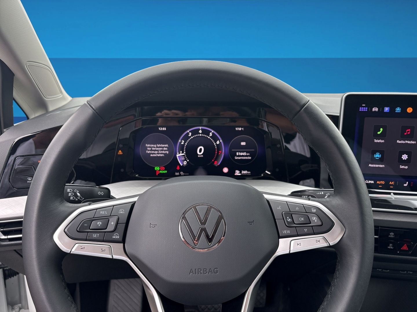 Fahrzeug 13 Fahrzeugabbildung Volkswagen Golf Variant 8 1.5 eTSI Life DSG CARPLAY ALLWETT