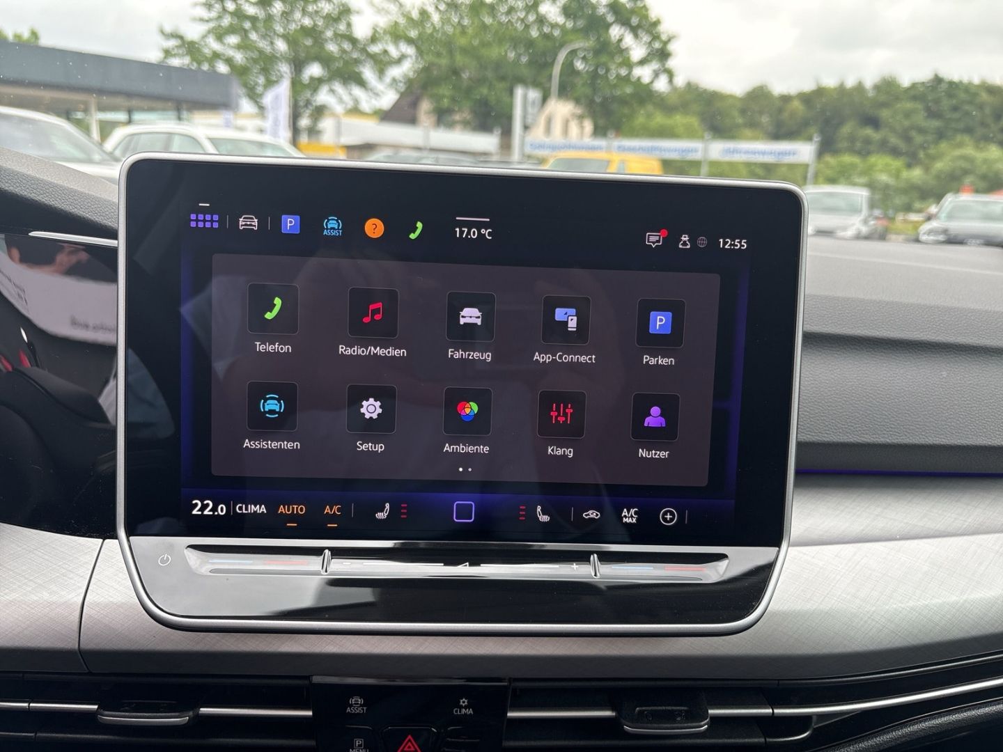 Fahrzeug 16 Fahrzeugabbildung Volkswagen Golf Variant 8 1.5 eTSI Life DSG CARPLAY ALLWETT