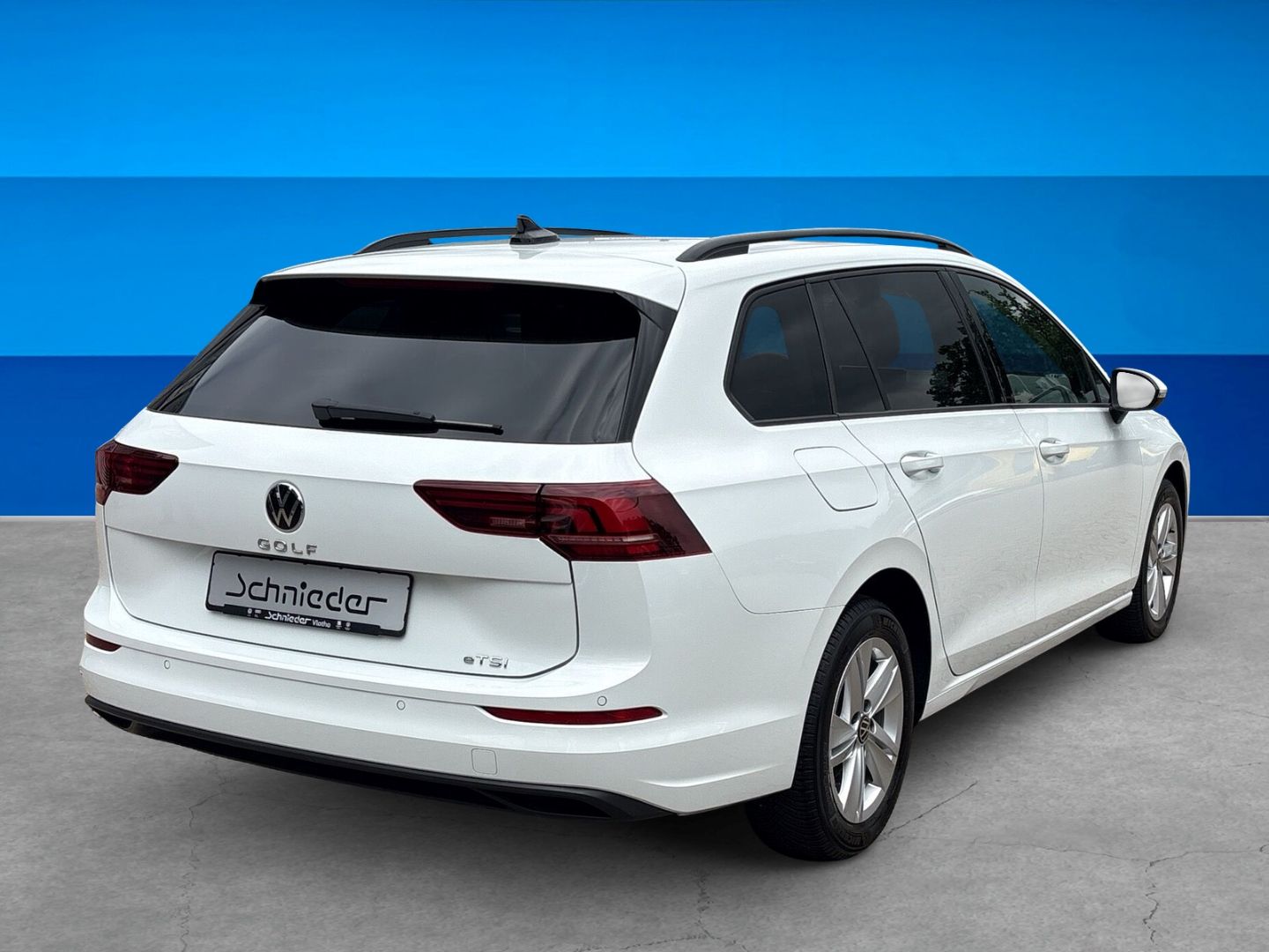 Fahrzeug 7 Fahrzeugabbildung Volkswagen Golf Variant 8 1.5 eTSI Life DSG CARPLAY ALLWETT