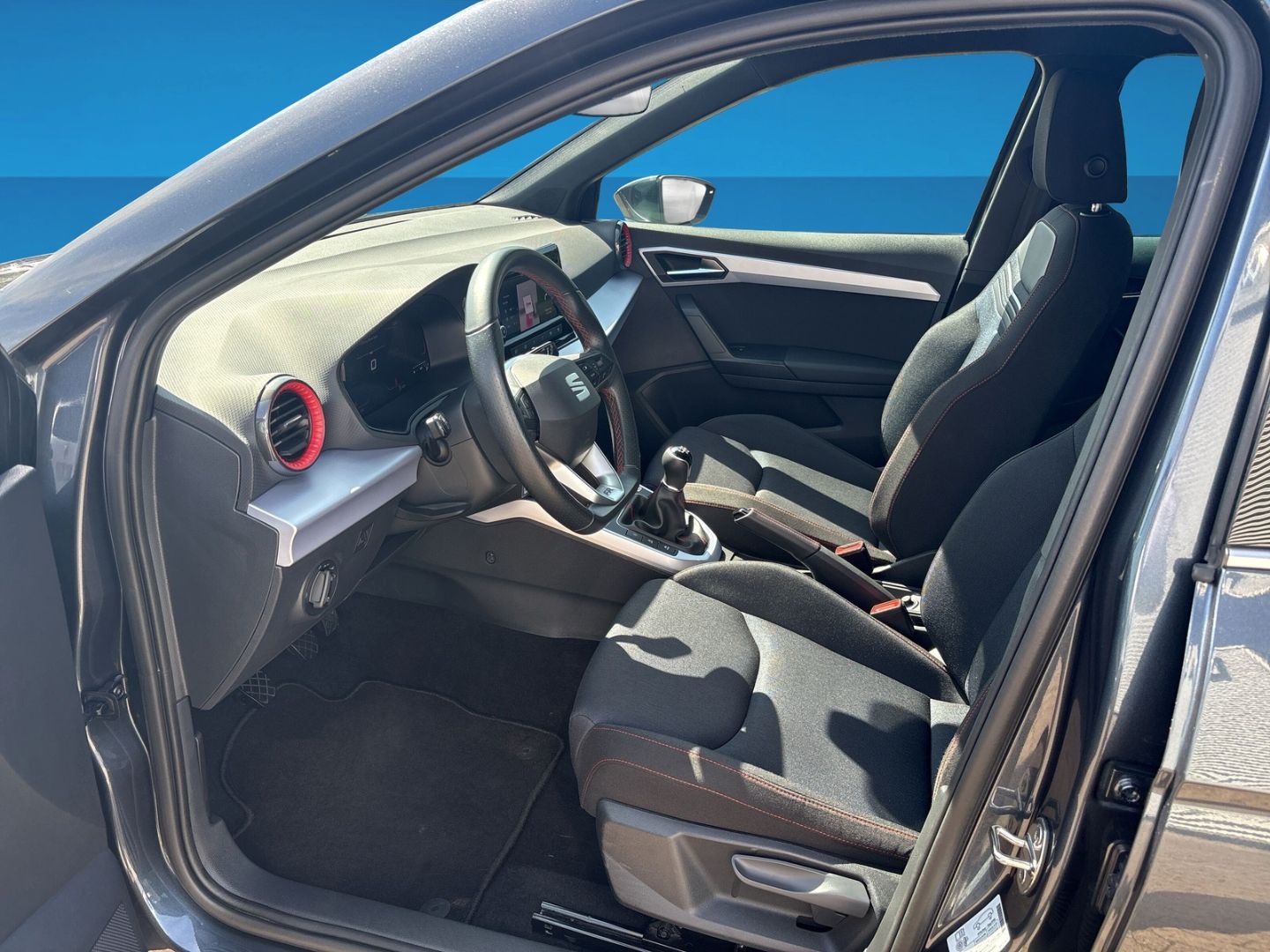 Fahrzeugabbildung SEAT Arona FR 1.0 TSI LED SHZ PDC CARPLAY