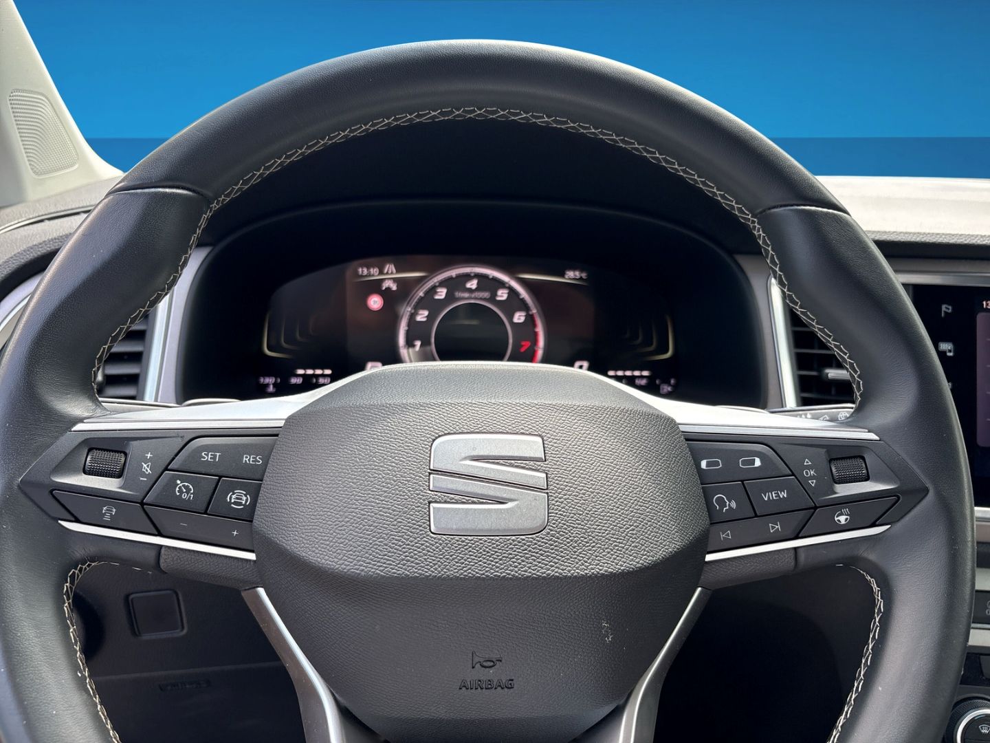 Fahrzeugabbildung SEAT Ateca 1.5 TSI DSG Xperience NAVI CAM CARPLAY NAV