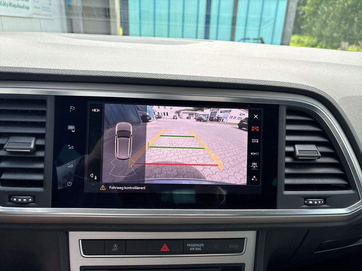 Fahrzeugabbildung SEAT Ateca 1.5 TSI DSG Xperience NAVI CAM CARPLAY NAV