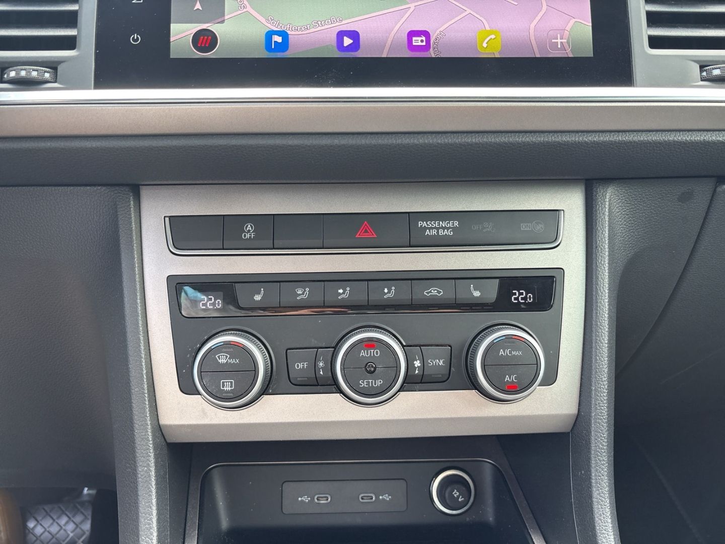 Fahrzeugabbildung SEAT Ateca 1.5 TSI DSG Xperience NAVI CAM CARPLAY NAV