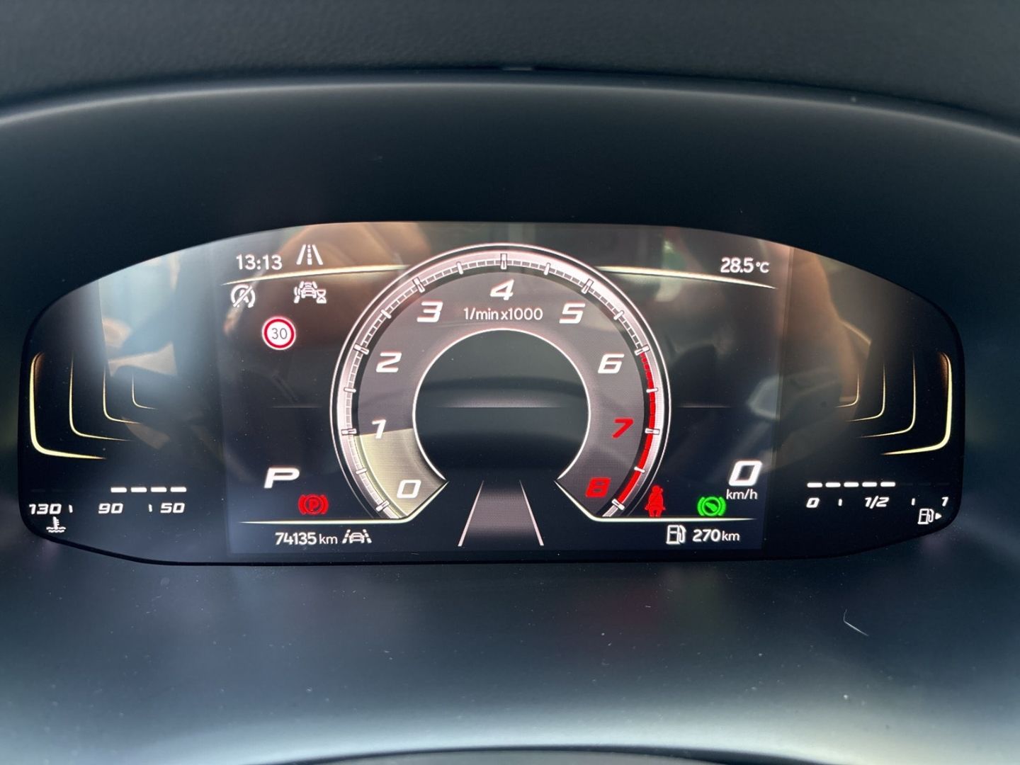 Fahrzeugabbildung SEAT Ateca 1.5 TSI DSG Xperience NAVI CAM CARPLAY NAV