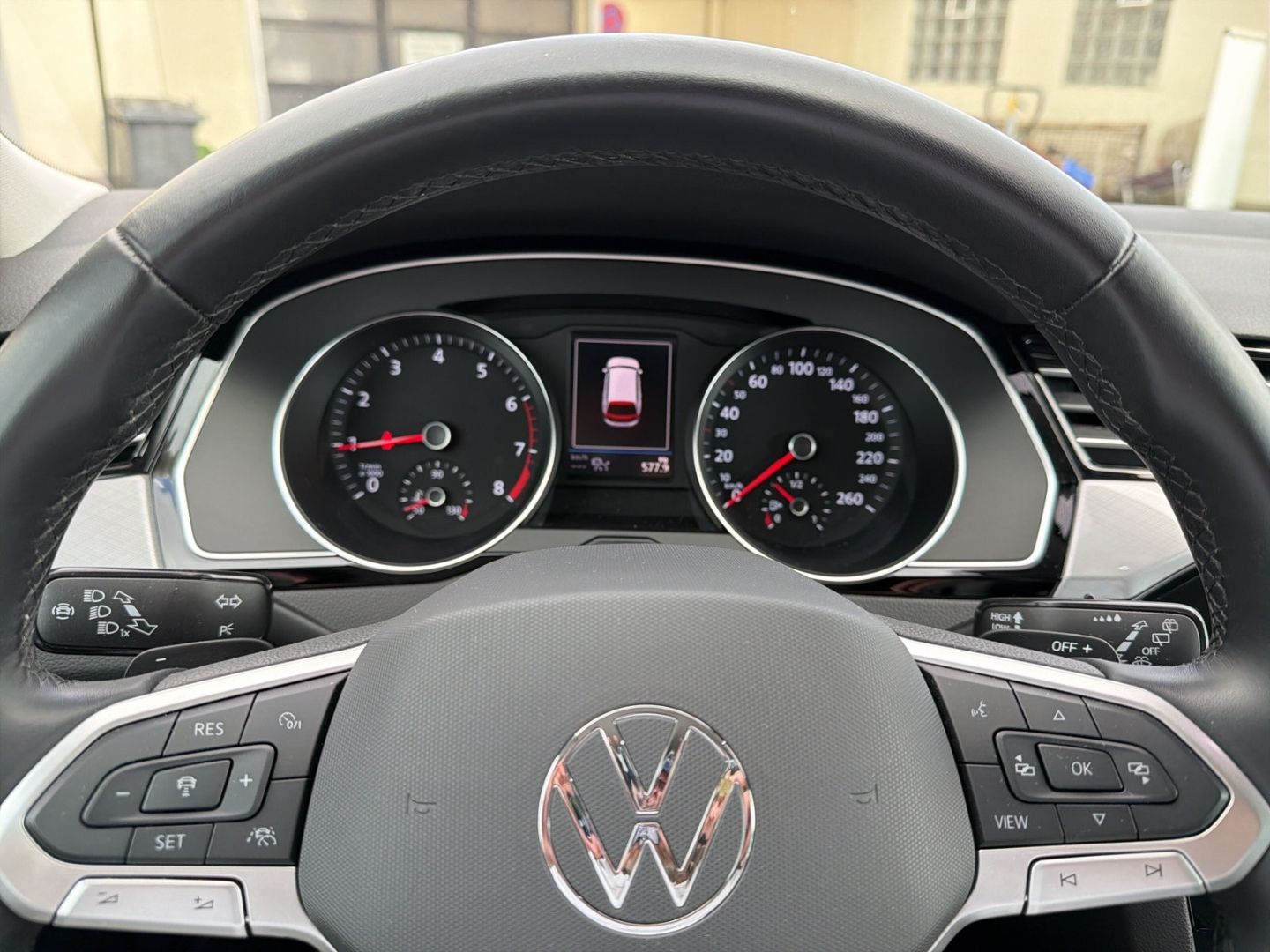 Fahrzeug 21 Fahrzeugabbildung Volkswagen Passat 1.5 TSI Business Climatic ACC LED Keyless