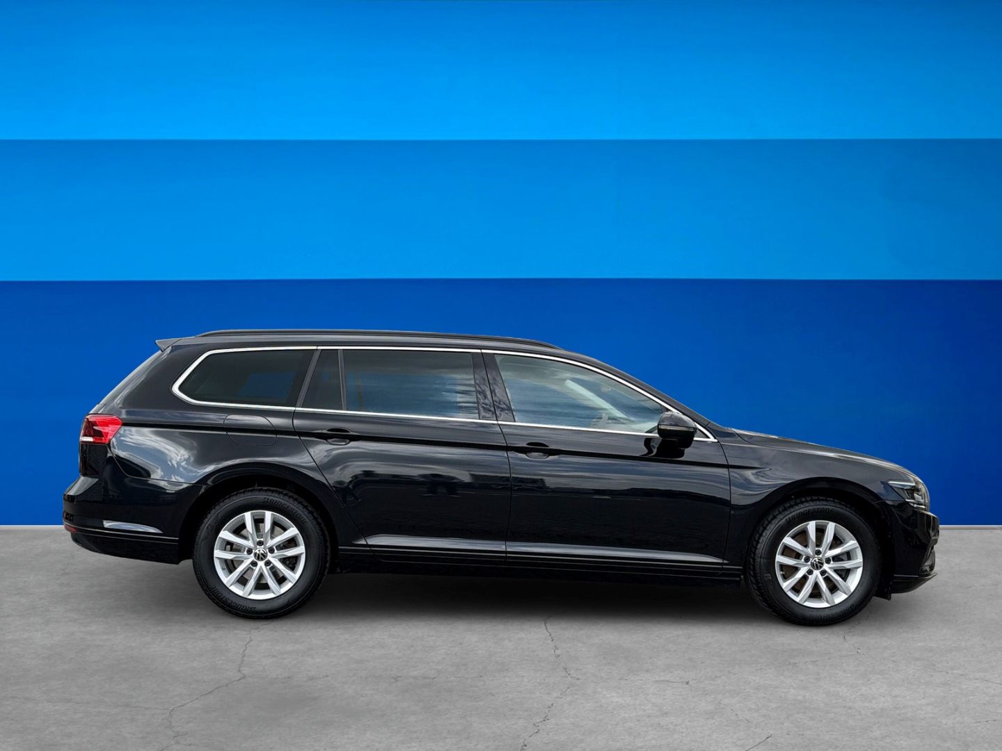 Fahrzeug 6 Fahrzeugabbildung Volkswagen Passat 1.5 TSI Business Climatic ACC LED Keyless