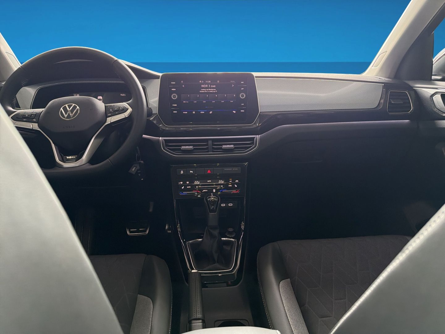 Fahrzeug 14 Fahrzeugabbildung Volkswagen T-Cross 1.0 TSI Goal Rear View LED Climatronic