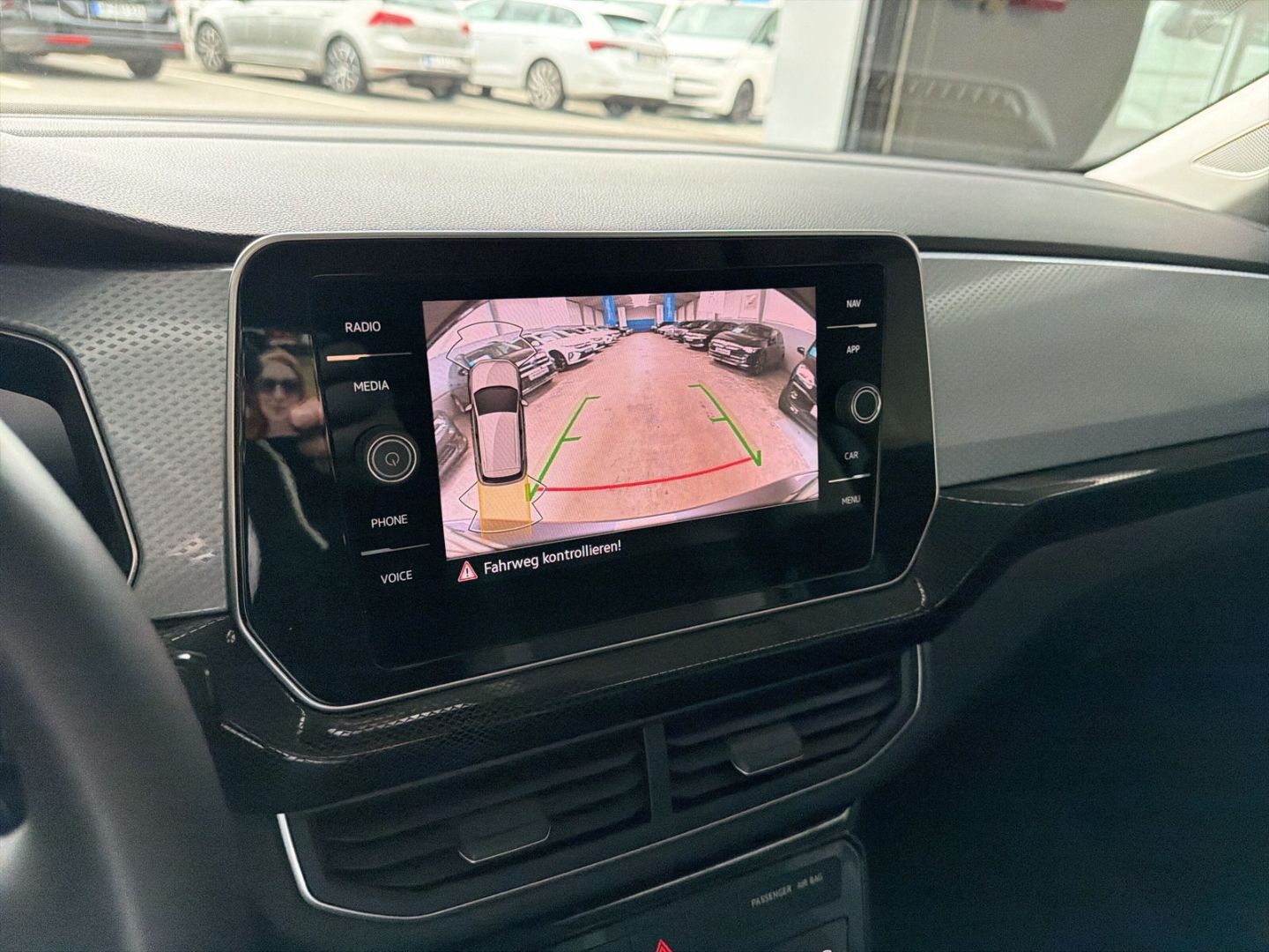 Fahrzeug 20 Fahrzeugabbildung Volkswagen T-Cross 1.0 TSI Goal Rear View LED Climatronic