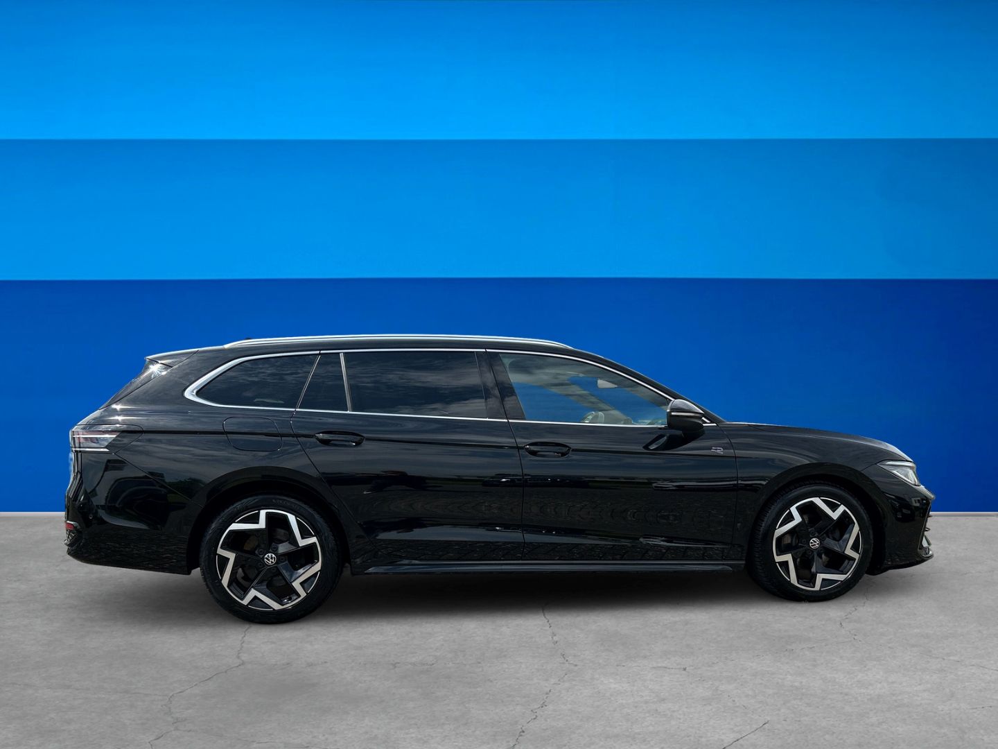 Fahrzeug 4 Fahrzeugabbildung Volkswagen Passat 2.0 TDI 110 kW R-line Sportpaket Navi Dig - mit KI generiert/bearbeitet