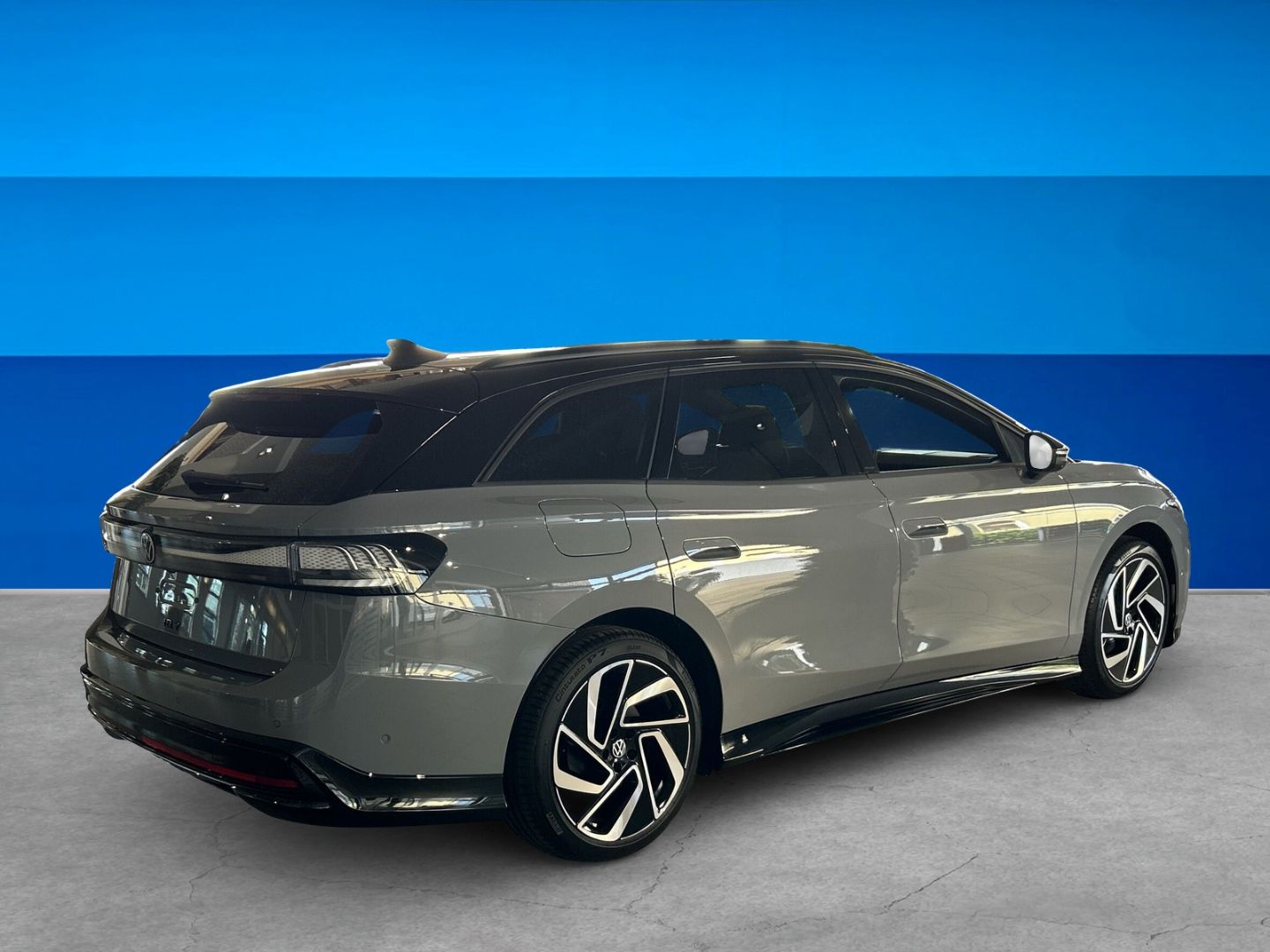 Fahrzeugabbildung Volkswagen ID.7 Tourer Pro BLACK STYLE EXTERIEUR AHK INTERI