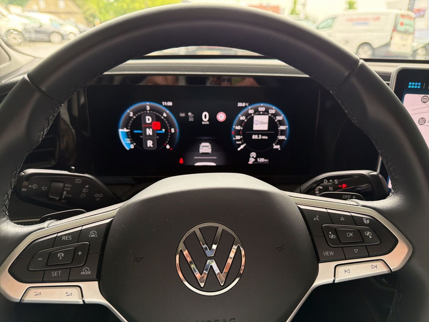 Fahrzeug 20 Fahrzeugabbildung Volkswagen Passat 2.0 TDI Business Rear View Climatronic