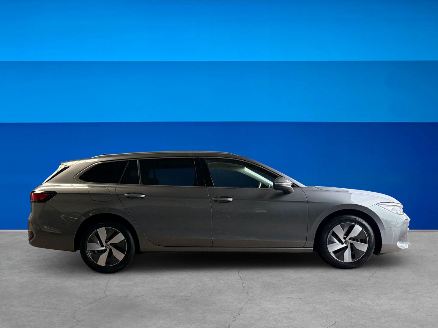 Fahrzeug 6 Fahrzeugabbildung Volkswagen Passat 2.0 TDI Business Rear View Climatronic