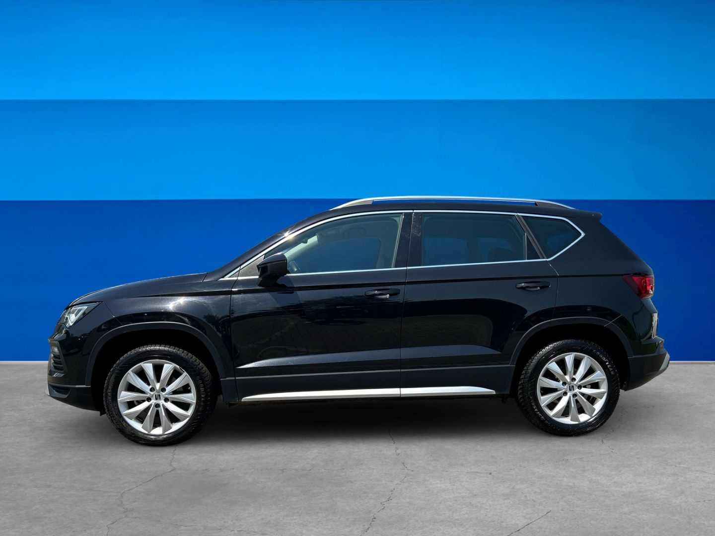 Fahrzeugabbildung SEAT Ateca 1.5 TSI Xperience Navi Leder Digitales Coc - mit KI generiert/bearbeitet