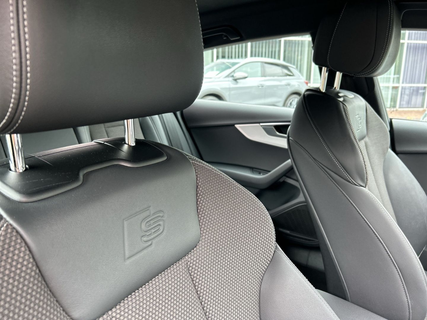 Fahrzeug 22 Fahrzeugabbildung Audi A5 advanced Sportback 50 TDI quattro S Line Matr