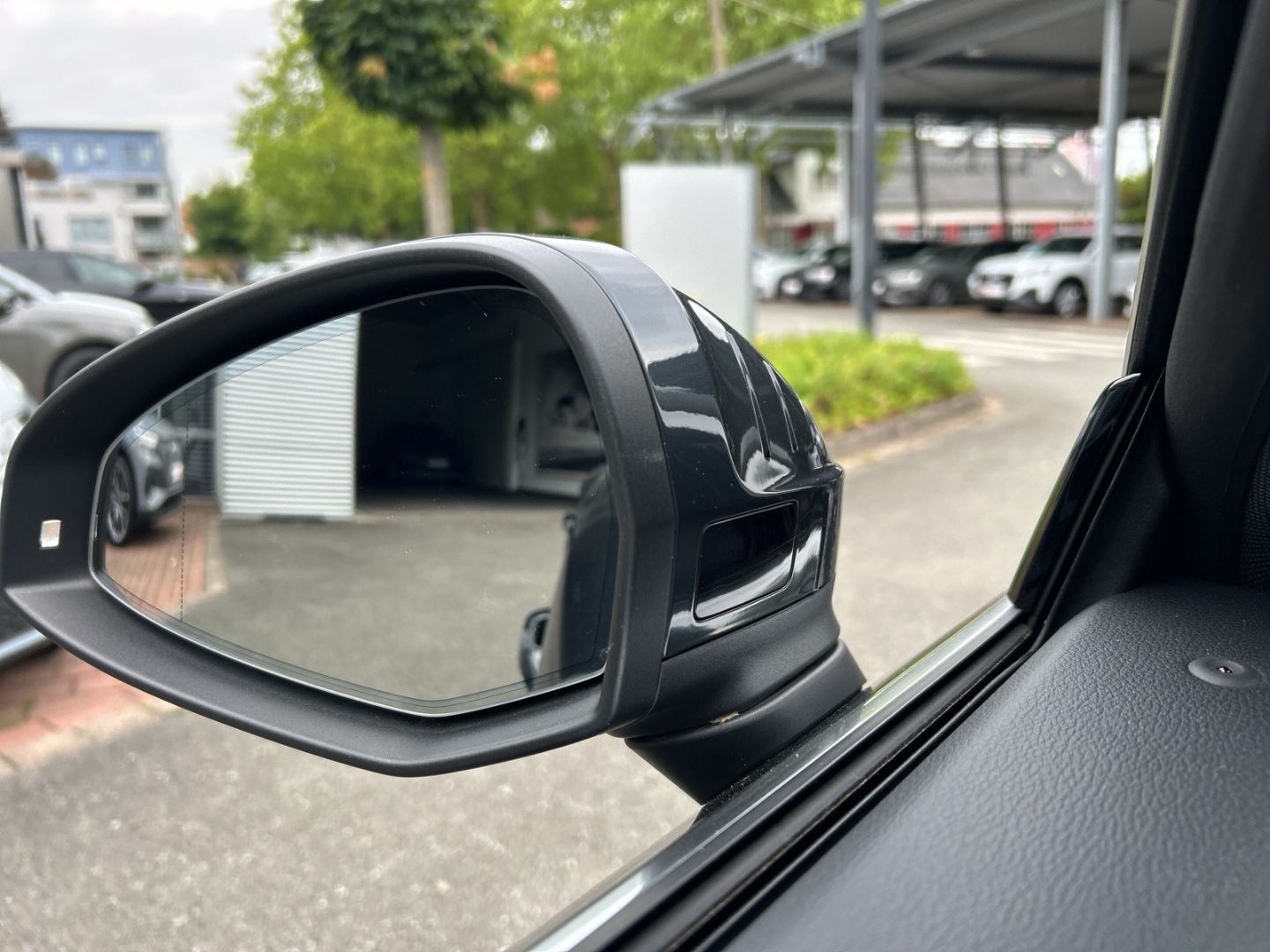 Fahrzeug 26 Fahrzeugabbildung Audi A5 advanced Sportback 50 TDI quattro S Line Matr