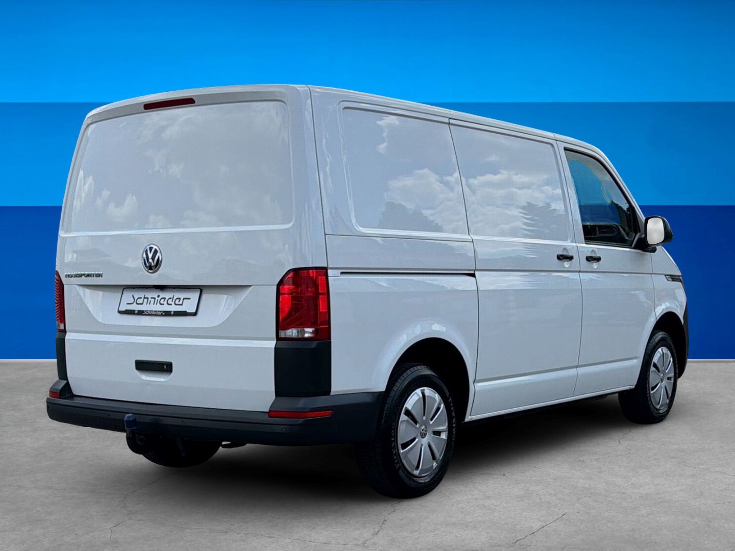 Fahrzeug 7 Fahrzeugabbildung Volkswagen T6.1 Kasten 2.0 TDI L1H1 Rear View AHK Klima