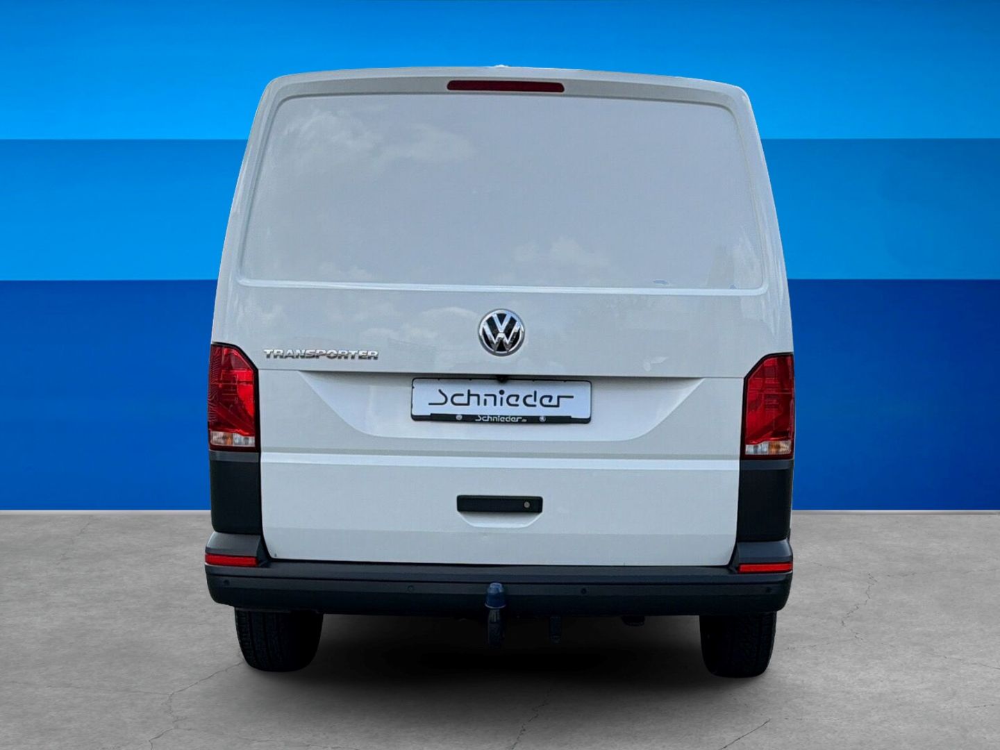 Fahrzeug 9 Fahrzeugabbildung Volkswagen T6.1 Kasten 2.0 TDI L1H1 Rear View AHK Klima