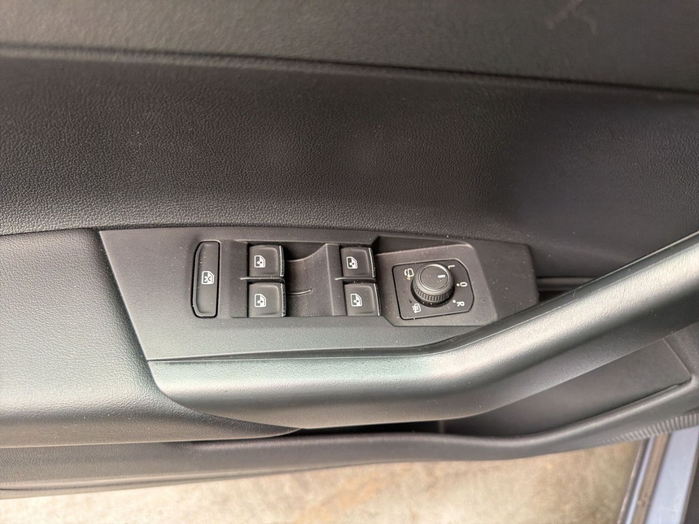 Fahrzeugabbildung Volkswagen Polo 1.0 TSI Goal Rear View Light Assist