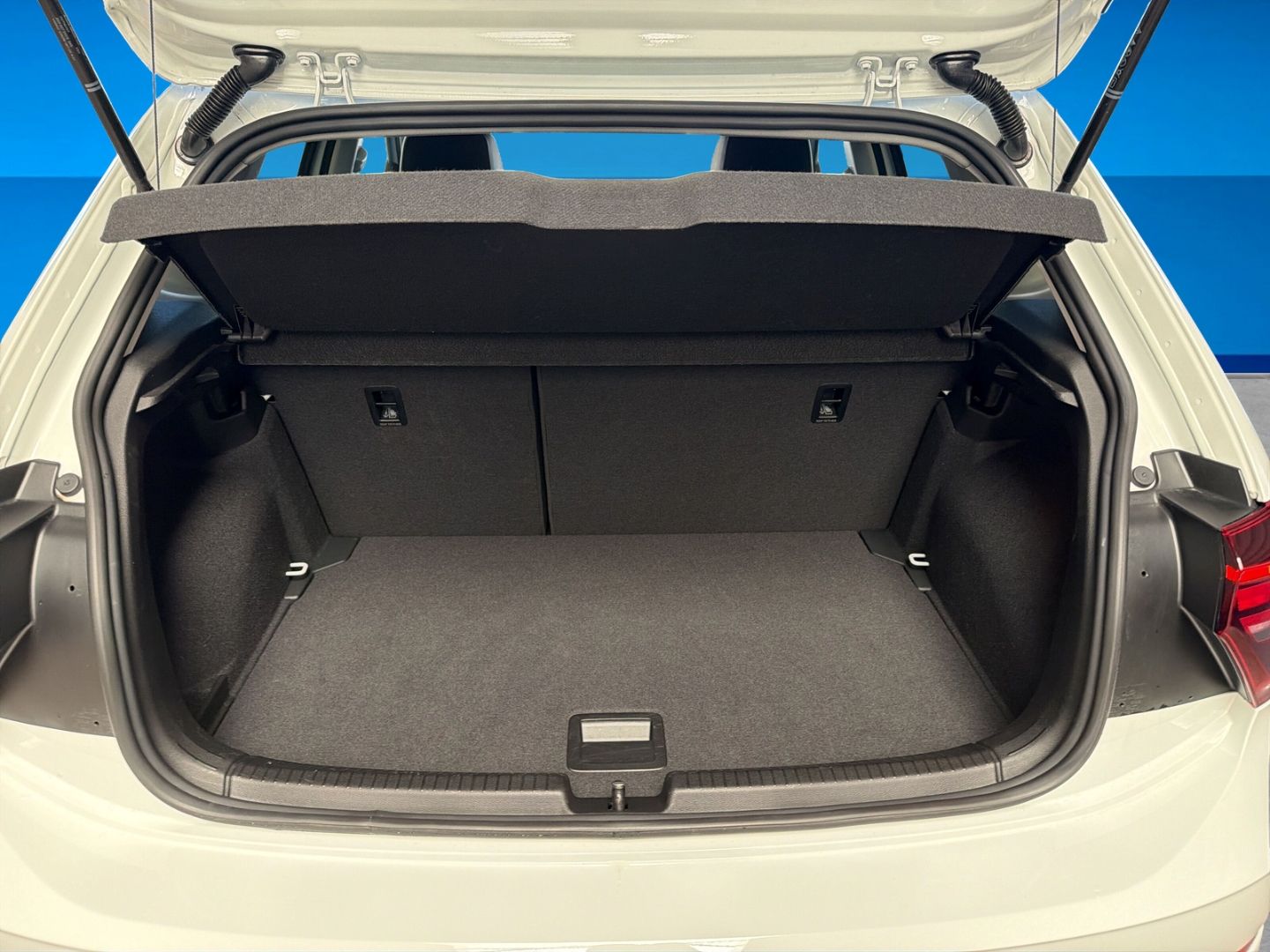 Fahrzeugabbildung Volkswagen Polo 1.0 TSI Goal AHK Rear View LED
